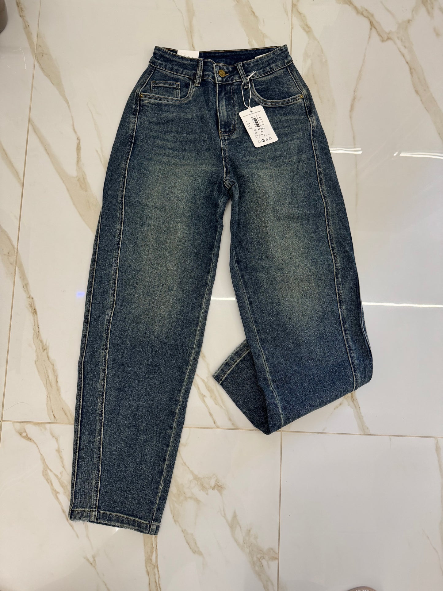 Jeans J